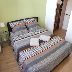 https://appt-3-chambres-10mn-pied-des-remparts-3-rooms-10mn.fr-provencehotel.com