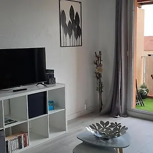 https://superbe-appartement-avec-balcon-vue-mer.fr-provencehotel.com
